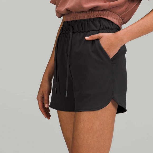 Lululemon Stretch Luxtreme High-Rise Short 3.5" - Size 10 - Picture 3 of 5